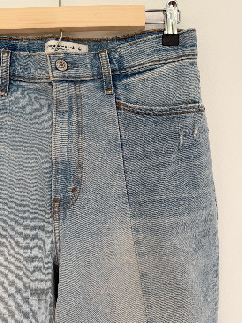 Abercrombie The Crop Wide Leg Ultra High Rise Light Wash Denim Jeans Size 29 - Picture 5 of 6